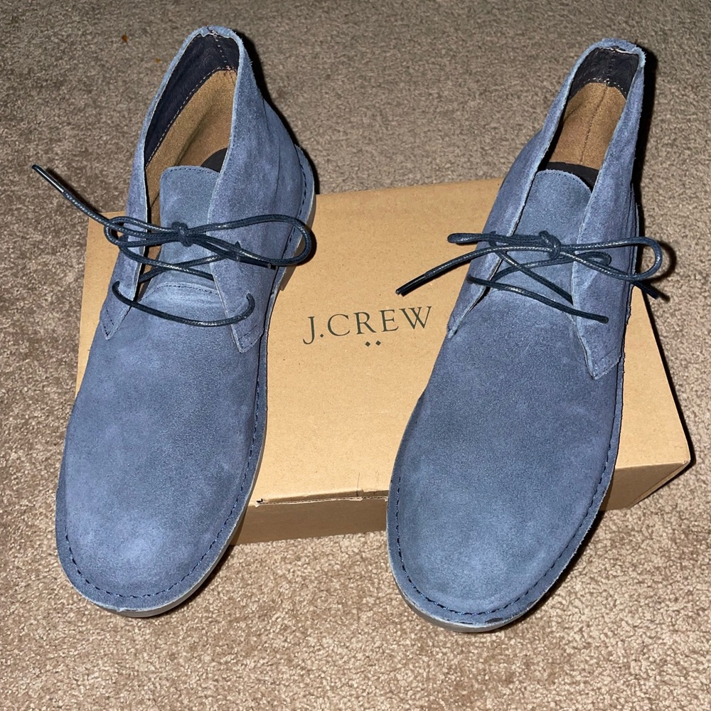 Men’s J Crew mid top dress boot. Leather upper
